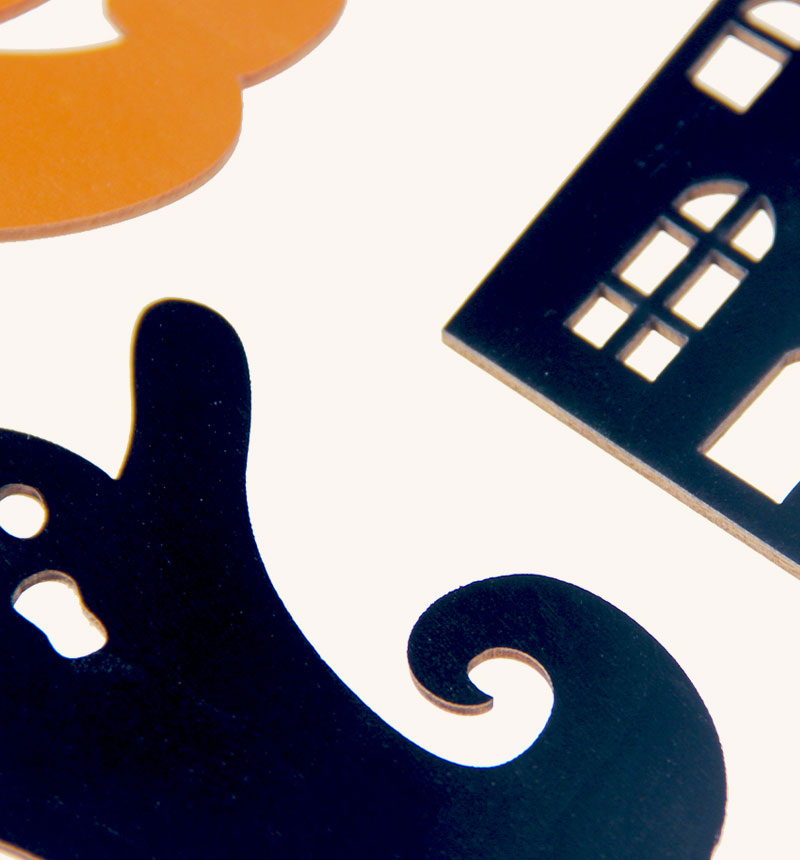 HY-E46641 Halloween small wood chip house