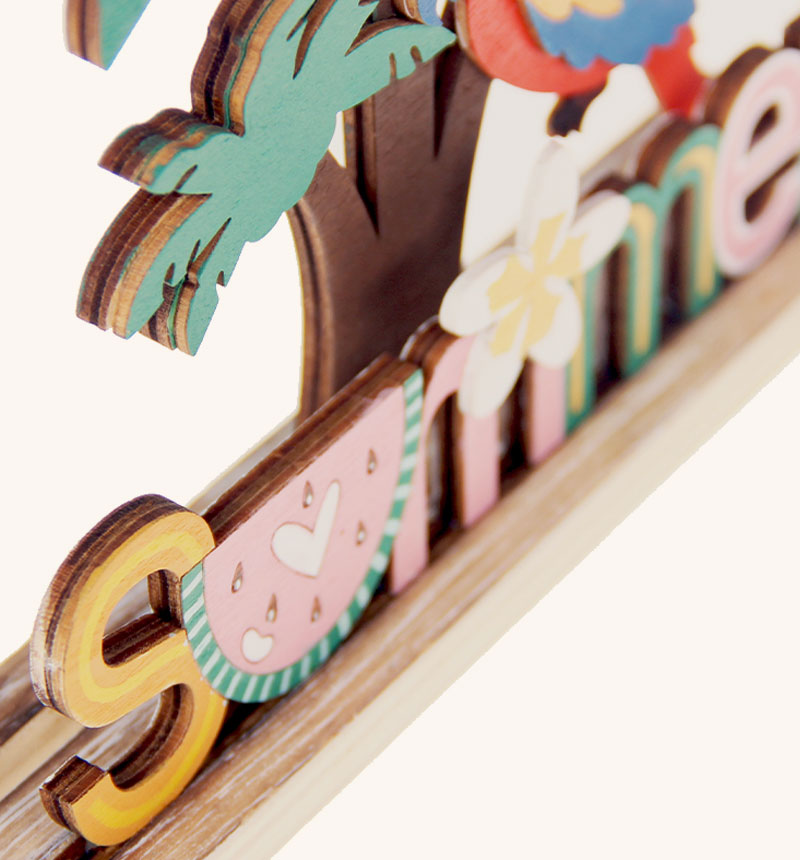 HY-E48478-1 Parrot decoration