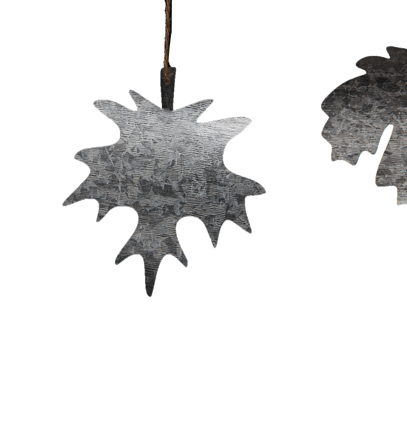 HY-E70335-1 Iron Maple Leaf Ornament